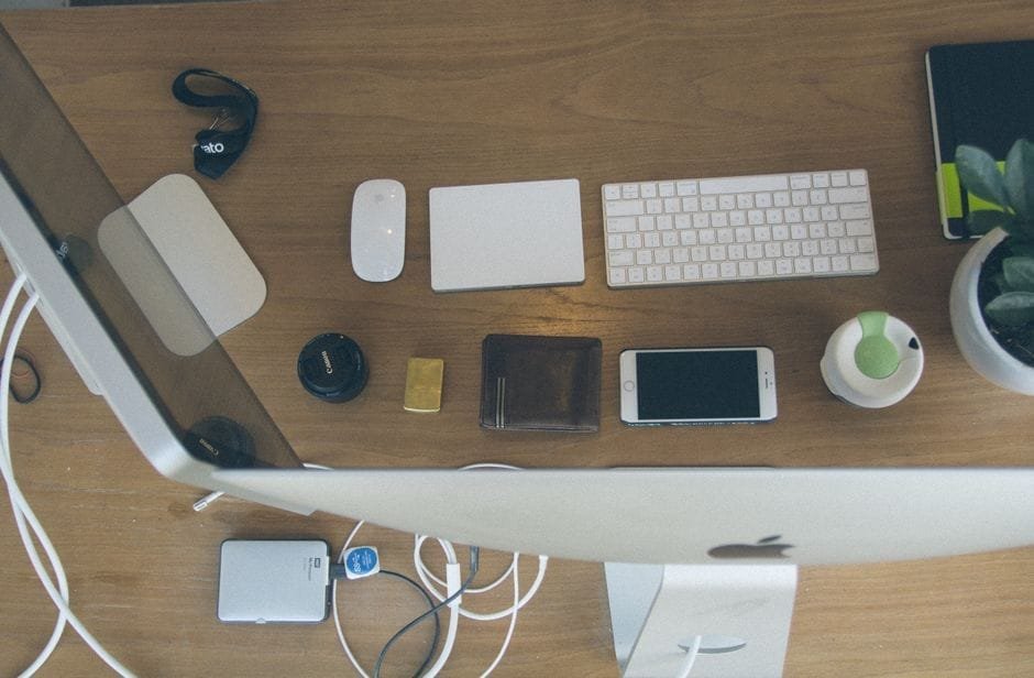 5 Cheap Gadgets That Fix Desk Clutter for Good