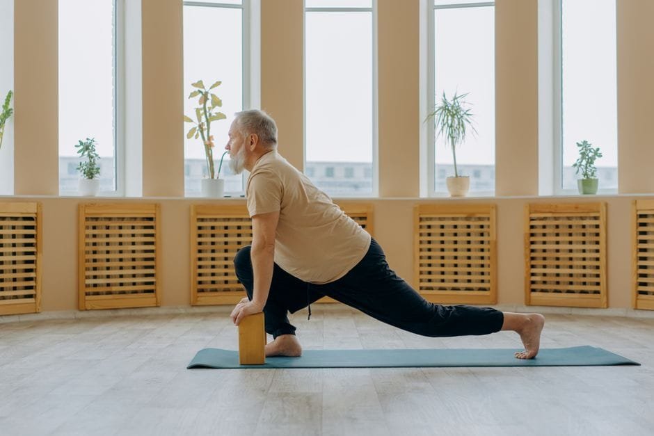 8 Psoas Stretches Worth Trying If Your Hips Feel Perpetually Tight